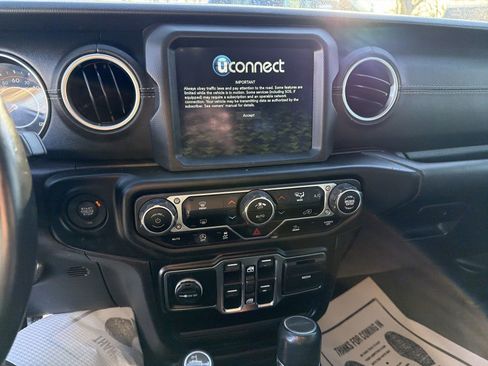 Used 2021 Jeep Gladiator Overland w/ Popular Equipment Package image 19