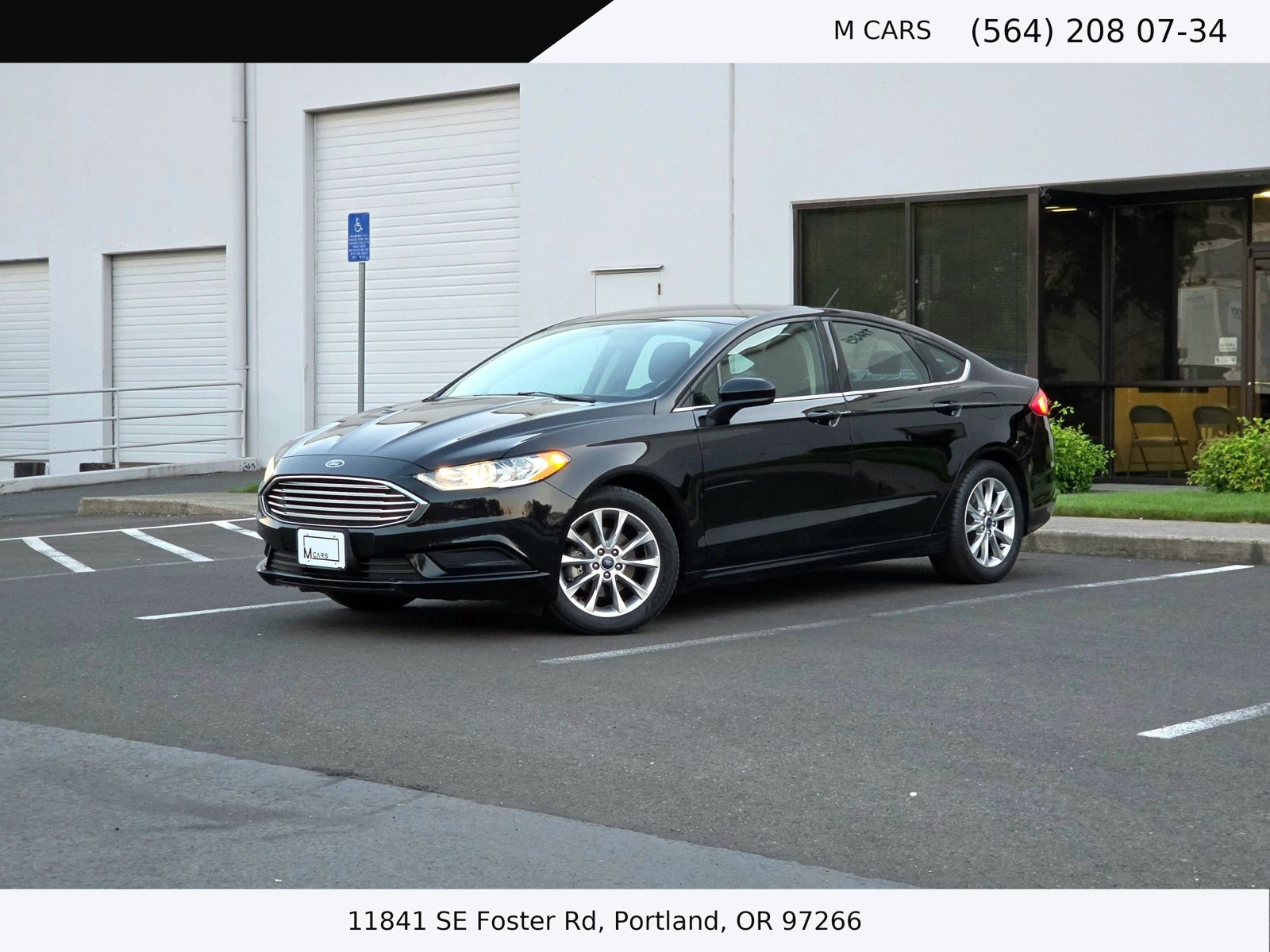 Used 2017 Ford Fusion SE w/ Fusion SE Technology Package FWD image 1