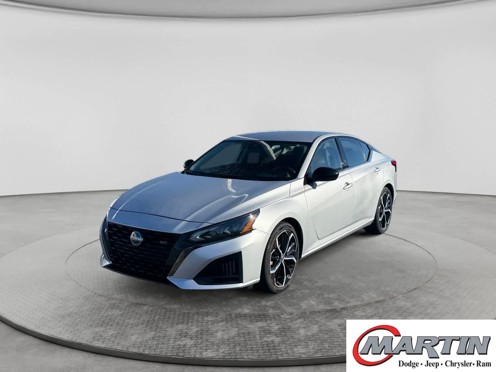 Used 2024 Nissan Altima 2.5 SR FWD image 1