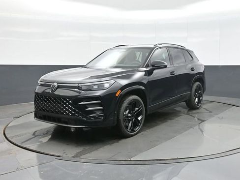 New 2026 Volkswagen Tiguan SE R-Line image 3