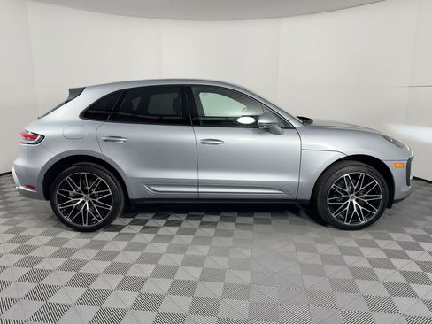 Certified 2026 Porsche Macan AWD/4WD image 8
