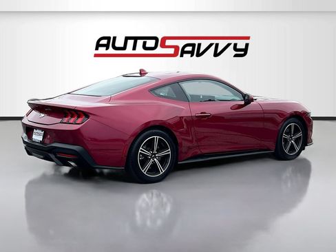 Used 2025 Ford Mustang Coupe RWD image 7