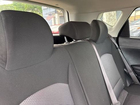 Used 2025 Kia Soul LX w/ LX Technology Package FWD image 15