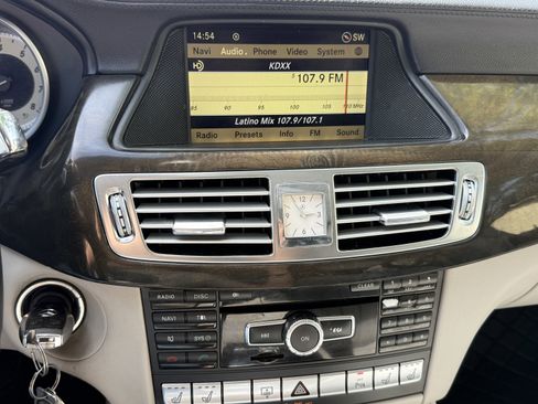 Used 2012 Mercedes-Benz CLS 550 w/ Premium I Pkg image 18