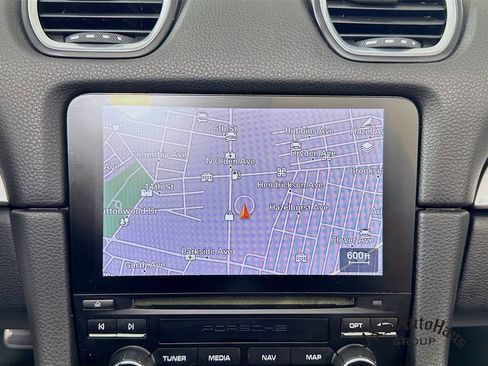 Used 2018 Porsche 718 Boxster S image 18