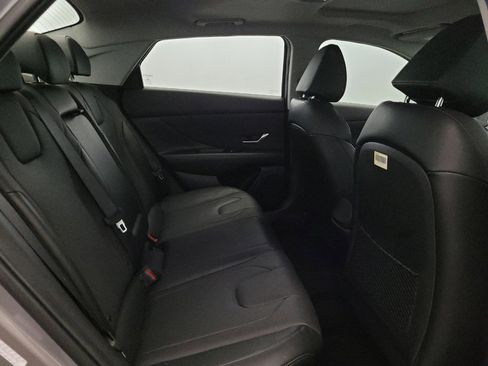 Used 2023 Hyundai Elantra Limited FWD image 19