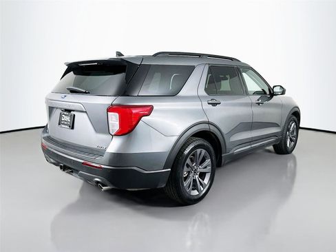 Used 2024 Ford Explorer XLT w/ Equipment Group 202A AWD/4WD image 13