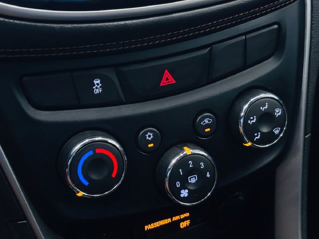 Used 2019 Chevrolet Trax LT w/ LT Convenience Package FWD image 58