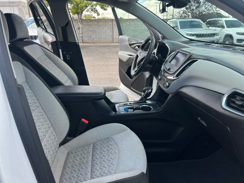 Used 2022 Chevrolet Equinox LT FWD image 19