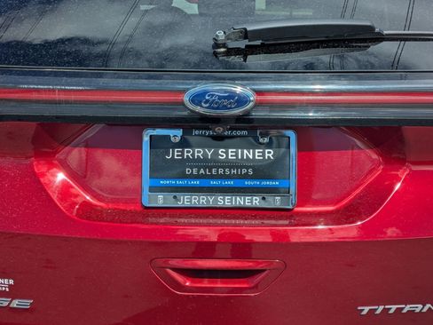 Used 2016 Ford Edge Titanium w/ Equipment Group 301A AWD/4WD image 13