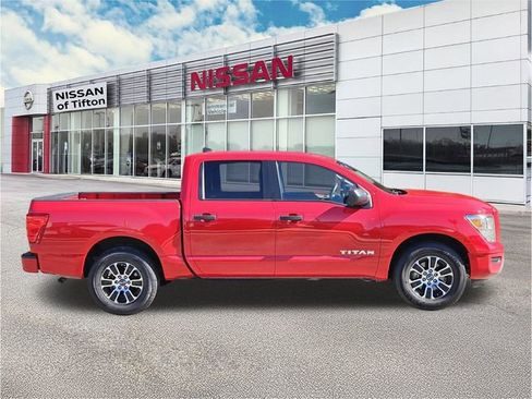Certified 2023 Nissan Titan SV image 3