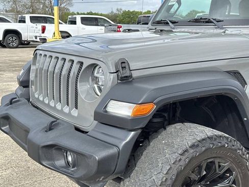 Used 2020 Jeep Wrangler Unlimited Sport image 2