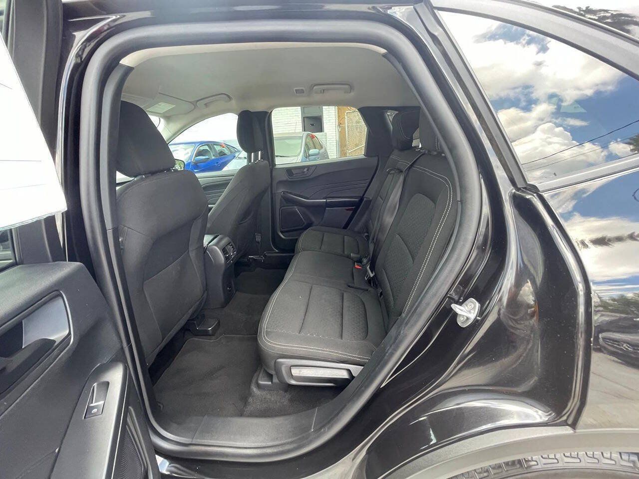 Used 2025 Ford Escape Active FWD image 17