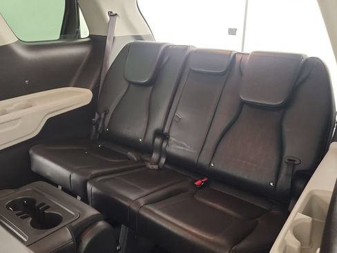Used 2024 Kia Carnival LX FWD image 26