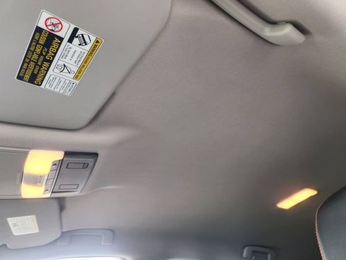 Used 2025 Nissan Rogue SV AWD/4WD image 21