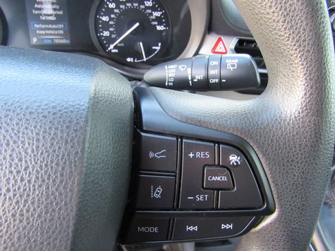 Used 2022 Toyota Sienna LE image 15