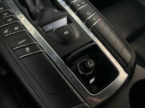 Used 2015 Porsche Macan S w/ Premium Package Plus AWD/4WD image 28