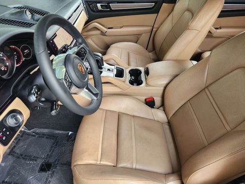 Used 2023 Porsche Cayenne Platinum Edition AWD/4WD image 15