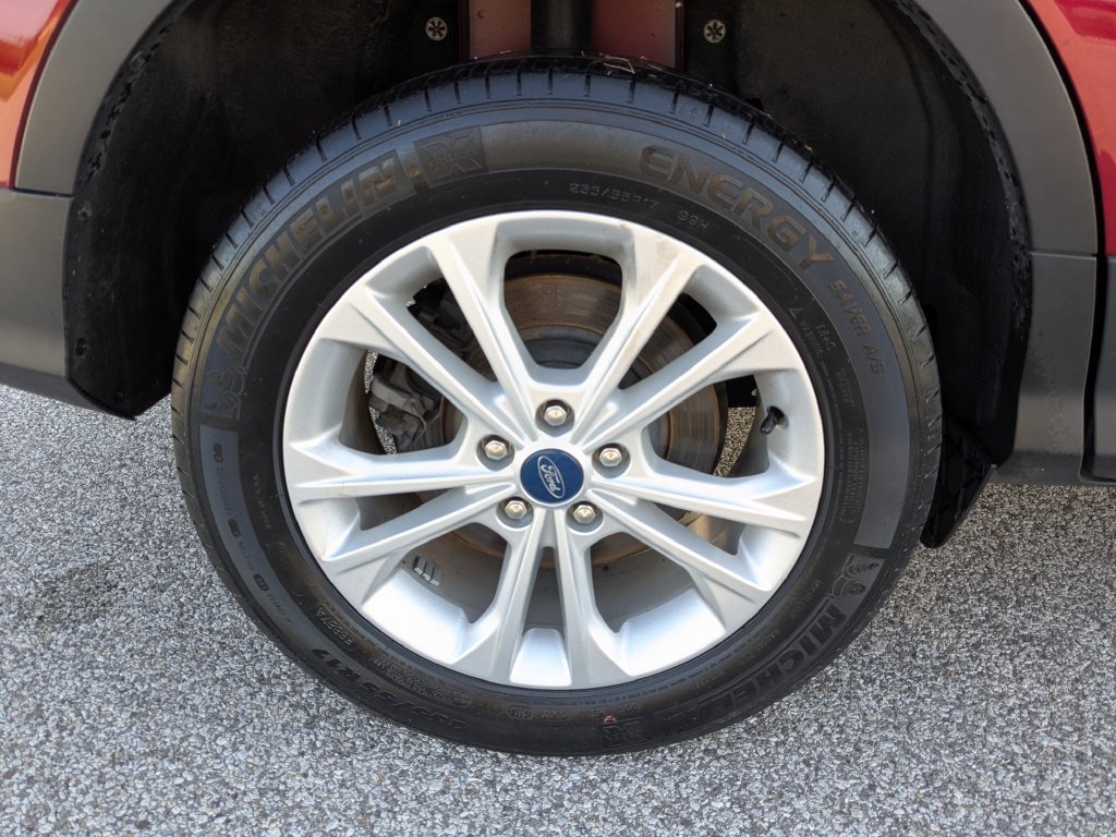 Used 2019 Ford Escape SE FWD image 16