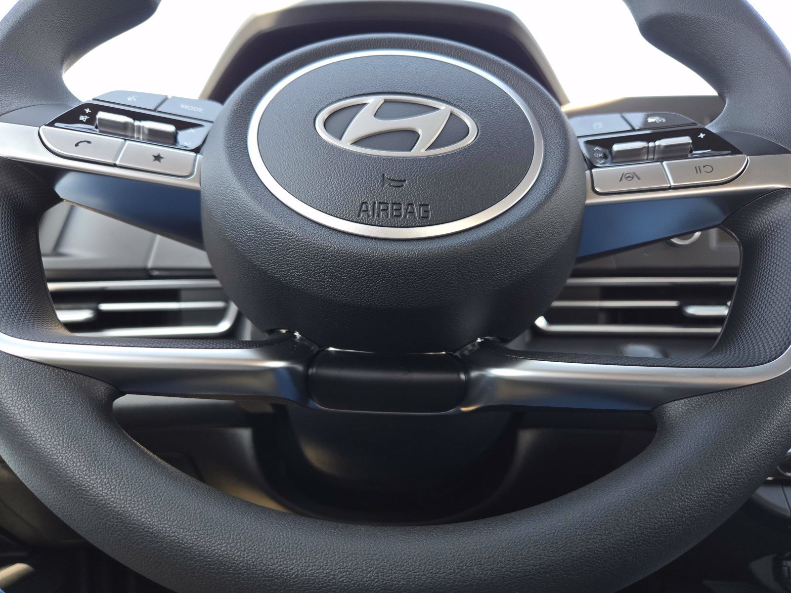 New 2026 Hyundai Elantra Hybrid FWD image 20