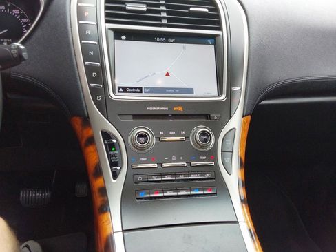 Used 2017 Lincoln MKX Reserve image 18