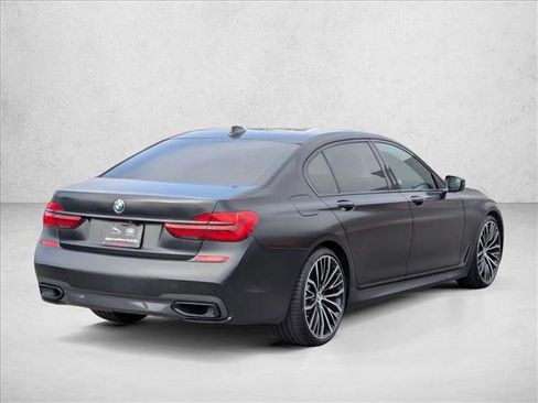 Used 2019 BMW 740i 740i w/ M Sport Package image 5