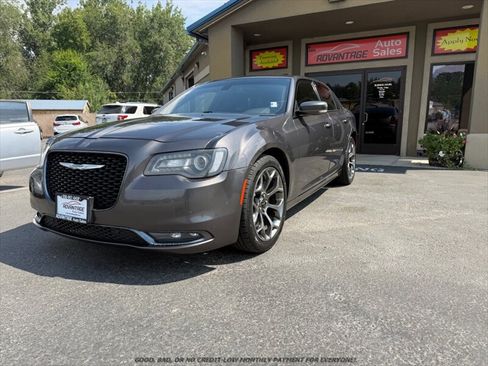 Used 2015 Chrysler 300 S w/ 300S Premium Group RWD image 4