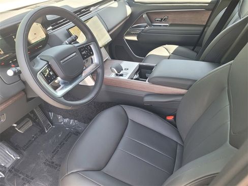 New 2025 Land Rover Range Rover SE image 13