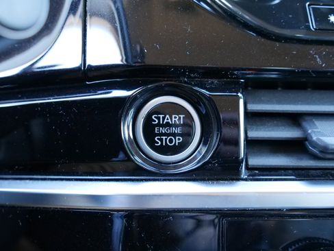 Used 2023 Nissan Pathfinder SL w/ Lighting Package (N92) image 26