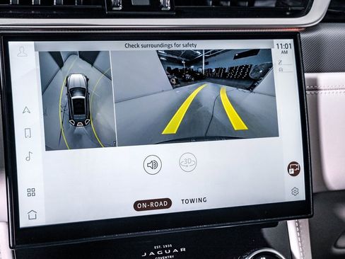 Used 2021 Jaguar F-PACE SVR image 24
