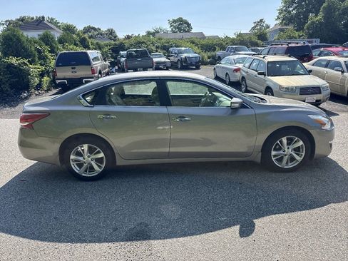 Used 2013 Nissan Altima 2.5 SL FWD image 9
