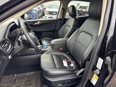 Used 2020 Ford Escape Titanium w/ Titanium Premium Package 2.0 AWD/4WD image 11