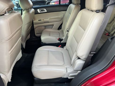 Used 2013 Ford Explorer XLT AWD/4WD image 18