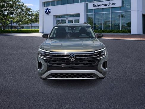 New 2026 Volkswagen Atlas Peak Edition AWD/4WD image 2