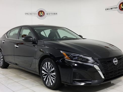 Used 2025 Nissan Altima 2.5 SV FWD image 34