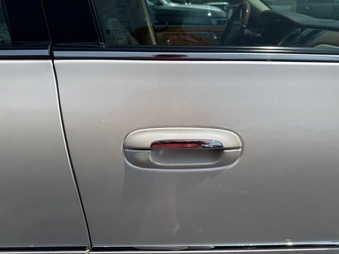 Used 2011 Cadillac DTS Platinum FWD image 28