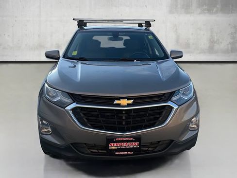 Used 2018 Chevrolet Equinox LT image 2