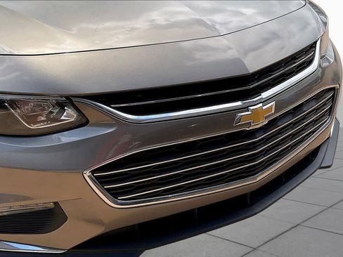 Used 2017 Chevrolet Malibu LT FWD image 29