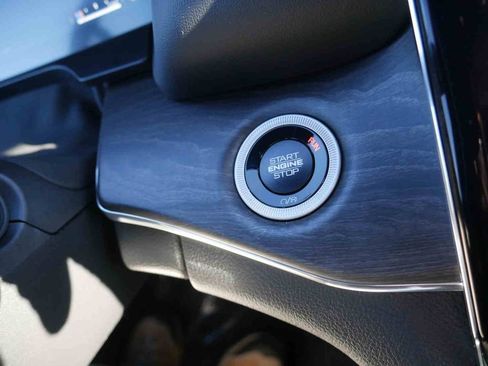 New 2025 Jeep Grand Cherokee Overland w/ Adv Protech Group III image 32