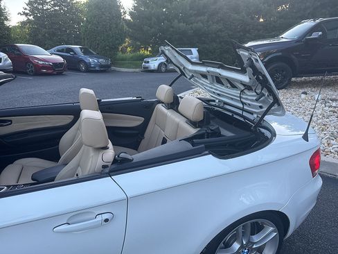 Used 2012 BMW 135i Convertible RWD image 30