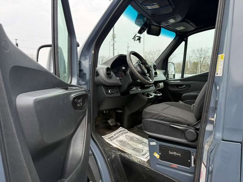 Used 2019 Mercedes-Benz Sprinter 170 image 16