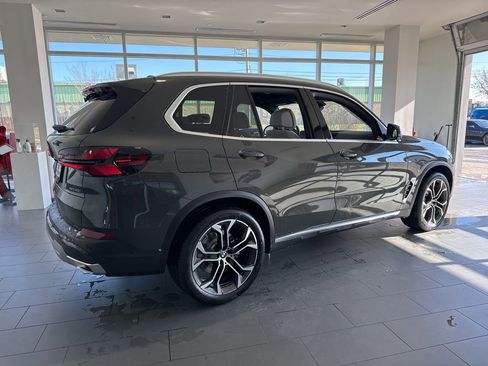 New 2026 BMW X5 xDrive40i w/ Climate Comfort Package image 8