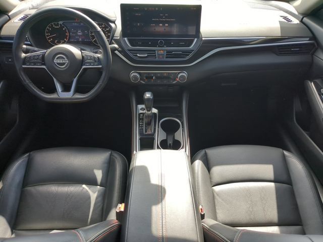 Used 2024 Nissan Altima 2.5 SR w/ SR Premium Package FWD image 15