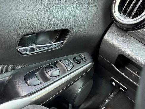 Used 2020 Nissan Kicks SV FWD image 12