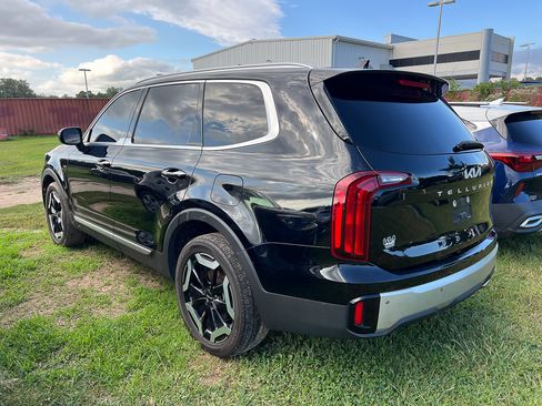 Used 2024 Kia Telluride S w/ S Sunroof Package FWD image 2