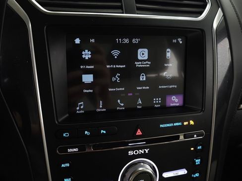 Used 2018 Ford Explorer Platinum image 26