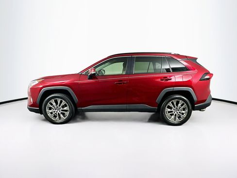 Used 2019 Toyota RAV4 XLE Premium image 4