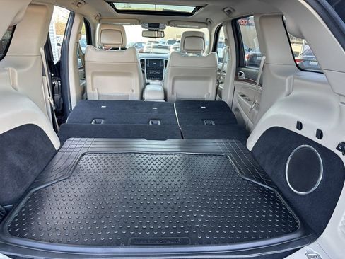 Used 2013 Jeep Grand Cherokee Limited w/ Luxury Group II image 17