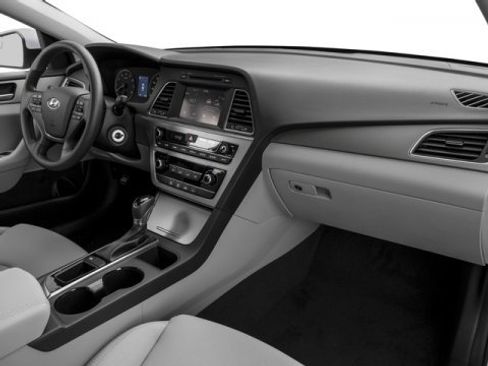 Used 2017 Hyundai Sonata SE image 19