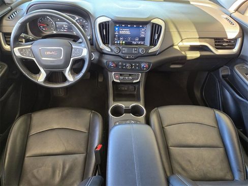 Used 2024 GMC Terrain SLT image 14